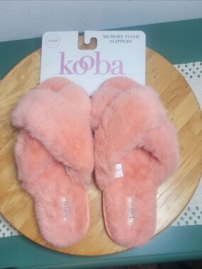 Kooba Plush Memory Foam Slippers - Pink